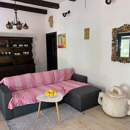 Holiday home Bozo Zrnovo